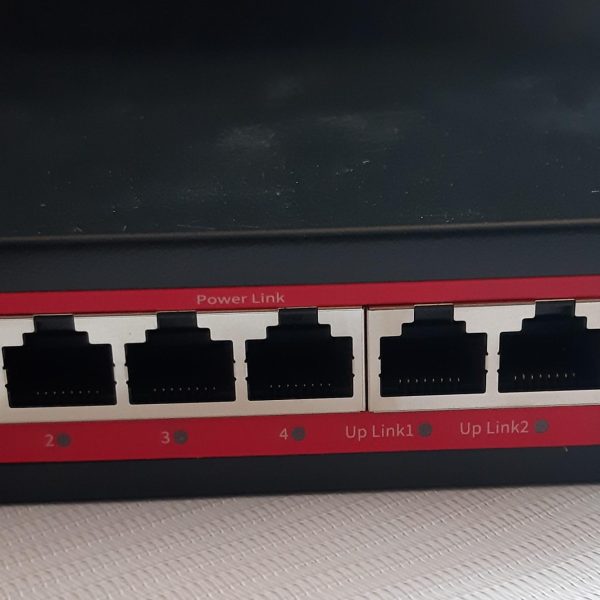 PoE Switch 4 Port  10-100Mbps 4 Port PoE+2 Port RJ45 Uplinks for IP CCTV Cameras.